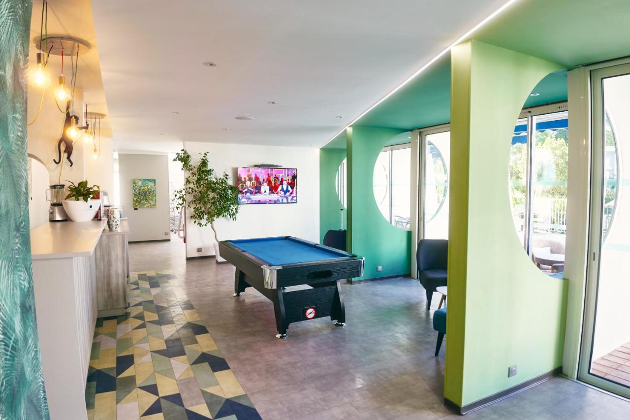 Hotel Le Quetzal Ла-Гранд-Мот Экстерьер фото