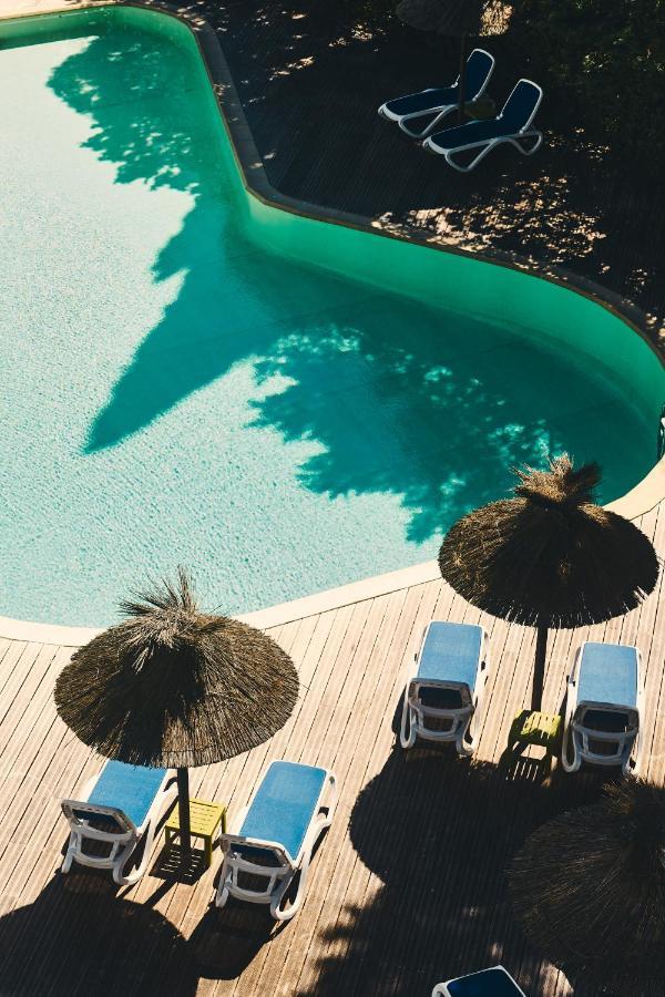 Hotel Le Quetzal Ла-Гранд-Мот Экстерьер фото