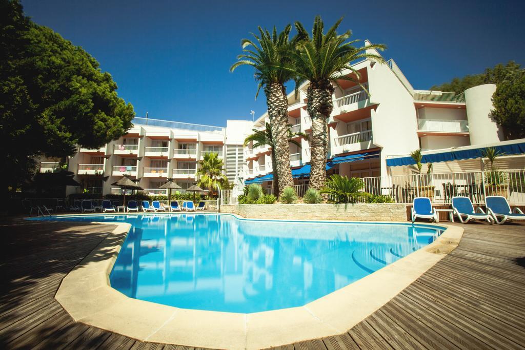 Hotel Le Quetzal Ла-Гранд-Мот Экстерьер фото