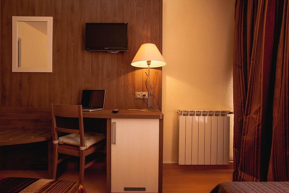 Hotel Le Quetzal Ла-Гранд-Мот Экстерьер фото